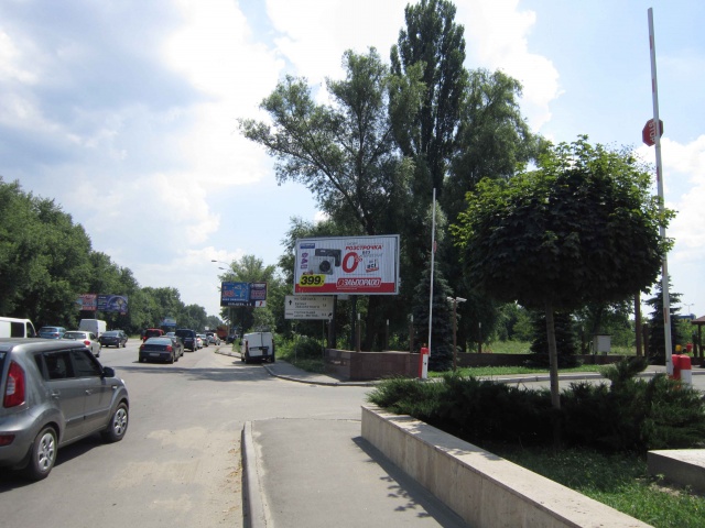 Призма 6x3, Окружная дорога возле ТЦ АРАКС(за 50м до территории суперм. Metro) А Призма 6x3, Окружная дорога возле ТЦ АРАКС(за 50м до территории суперм. Metro) А