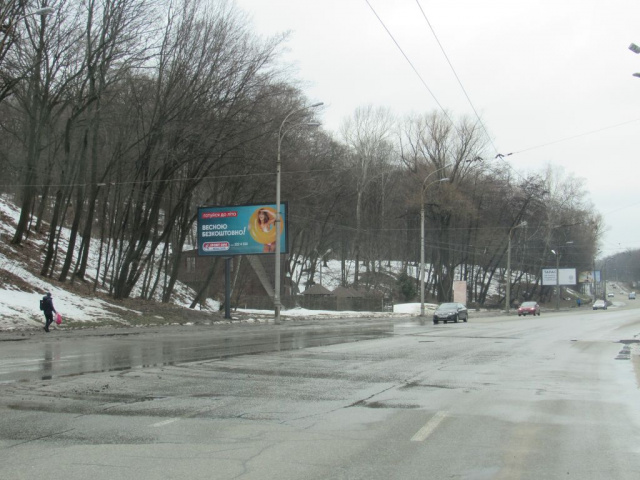 Щит 6x3,  вул.Стеценко,1 (р-н Дубки) ст.метро Сирець -з центру