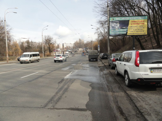 Призма 6x3,  вул.Стеценко,1 (р-н Дубки) ст.метро Сирець -в центр